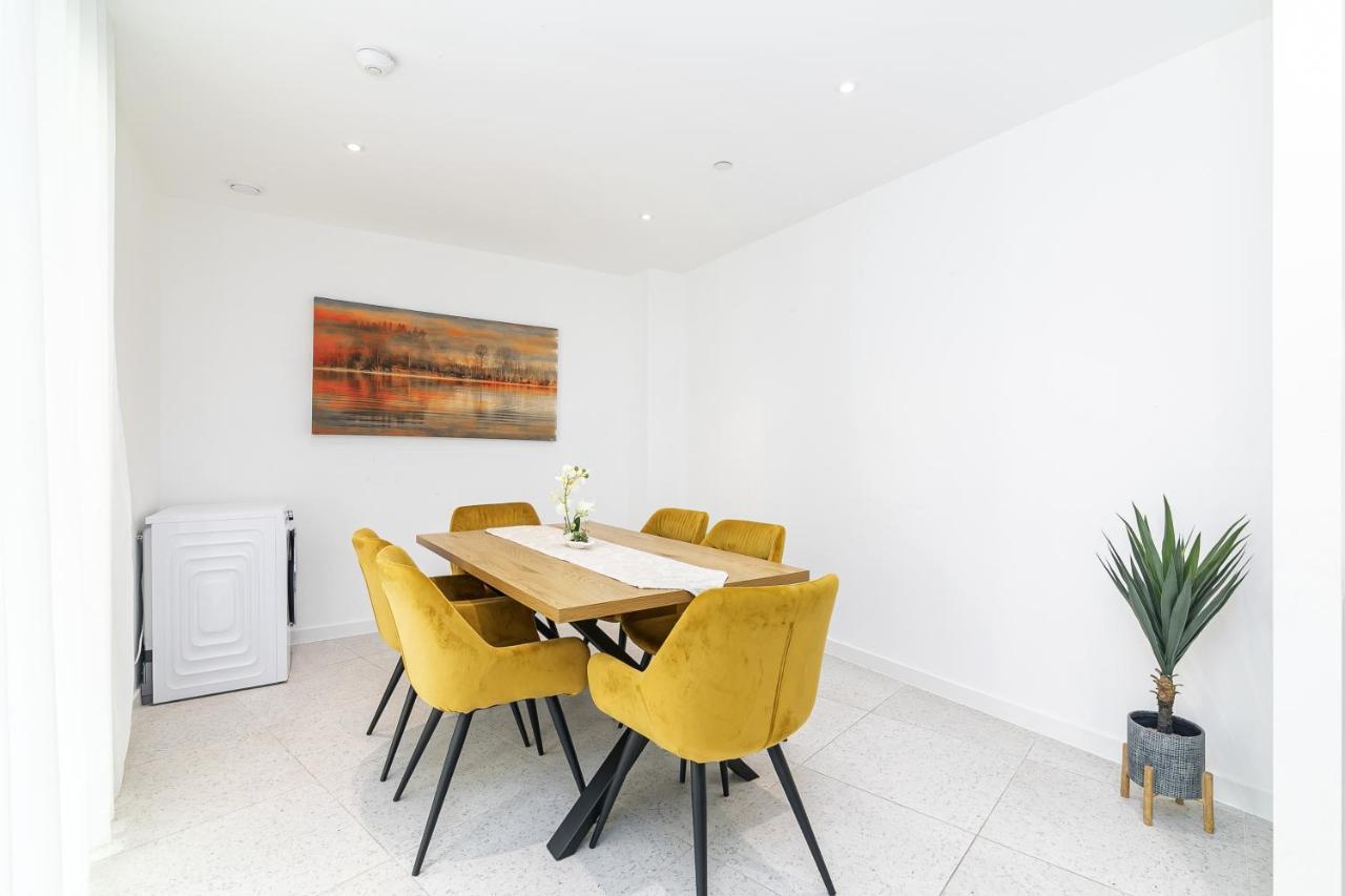 Luxury Spacious Flat With Communal Gardens And Parking Londra Exterior foto