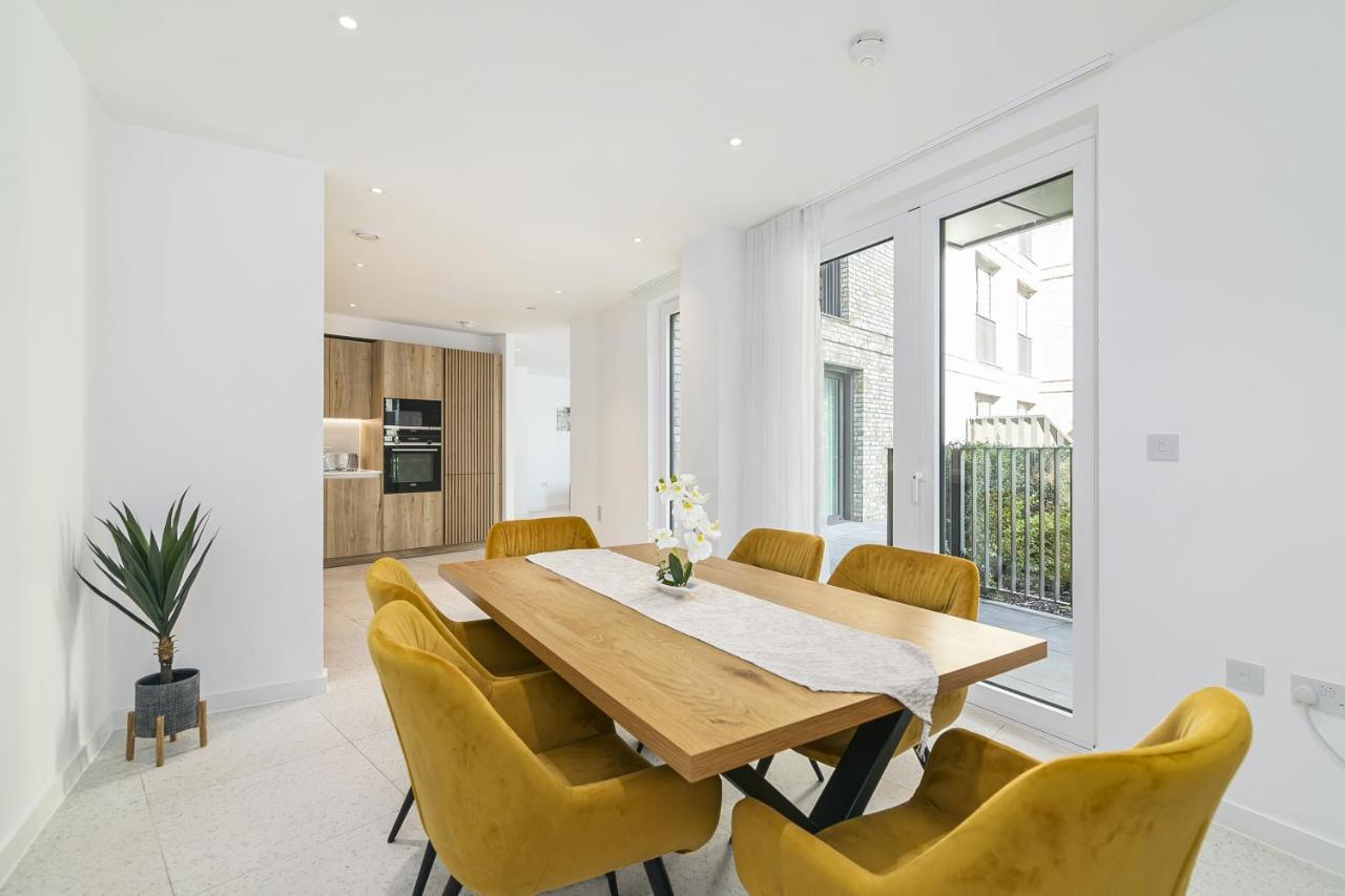 Luxury Spacious Flat With Communal Gardens And Parking Londra Exterior foto