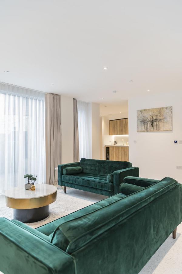 Luxury Spacious Flat With Communal Gardens And Parking Londra Exterior foto