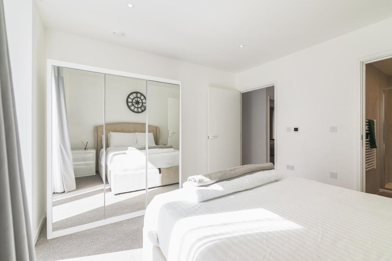 Luxury Spacious Flat With Communal Gardens And Parking Londra Exterior foto