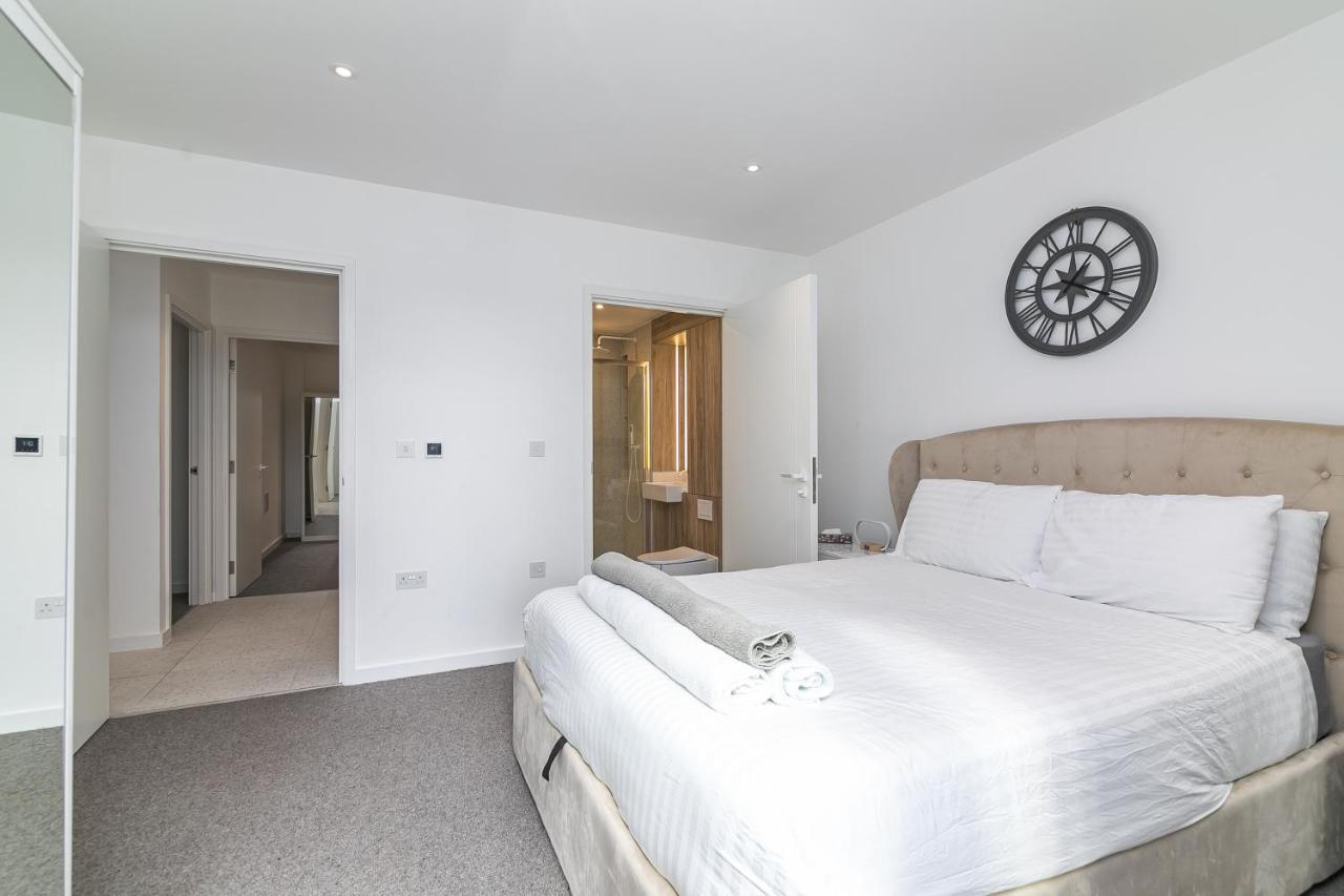 Luxury Spacious Flat With Communal Gardens And Parking Londra Exterior foto